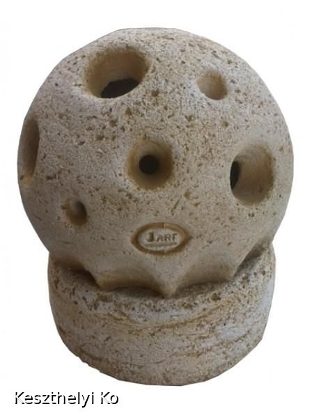 kerti lámpa,beton lámpa,kőlámpa,díszlámpa,japán kerti kő lámpa,japán lámpa